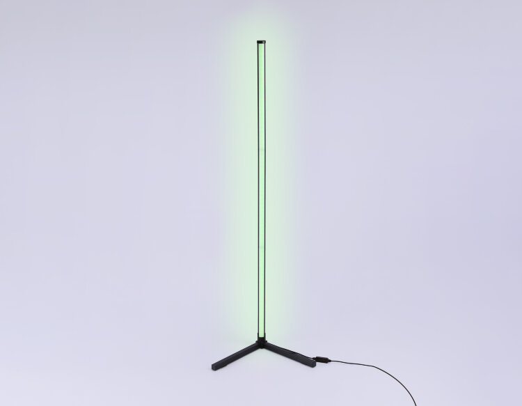 Торшер светод. Ambrella RGB с пультом FL8022 BK черный LED 15W (ПДУ радио 2.4G)