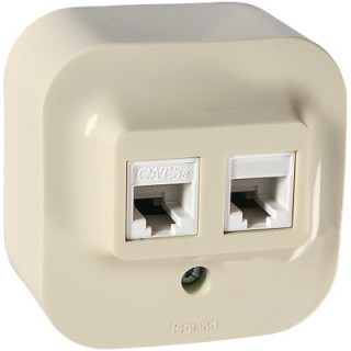 Legrand Quteo Сл. кость Розетка телеф. + комп. RJ-11 + RJ-45 782251